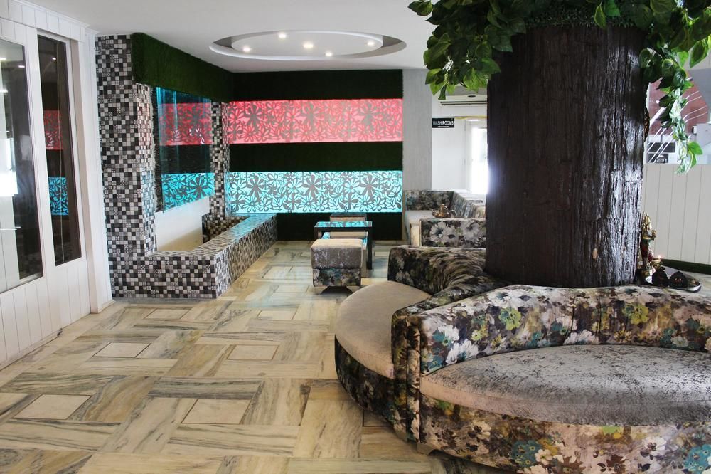 Oyo 1822 Hotel Ambassador Dehradun Zewnętrze zdjęcie