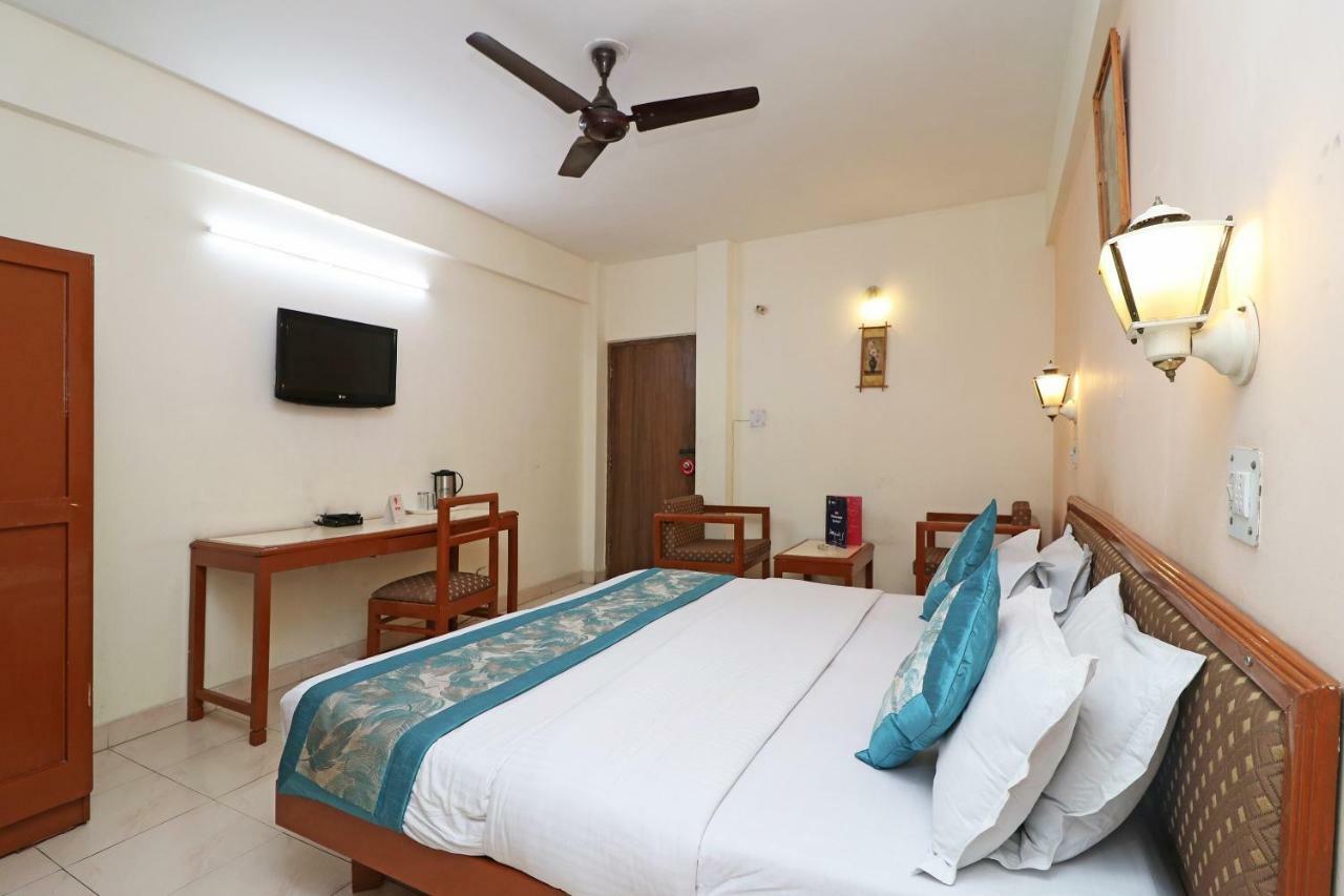 Oyo 1822 Hotel Ambassador Dehradun Zewnętrze zdjęcie