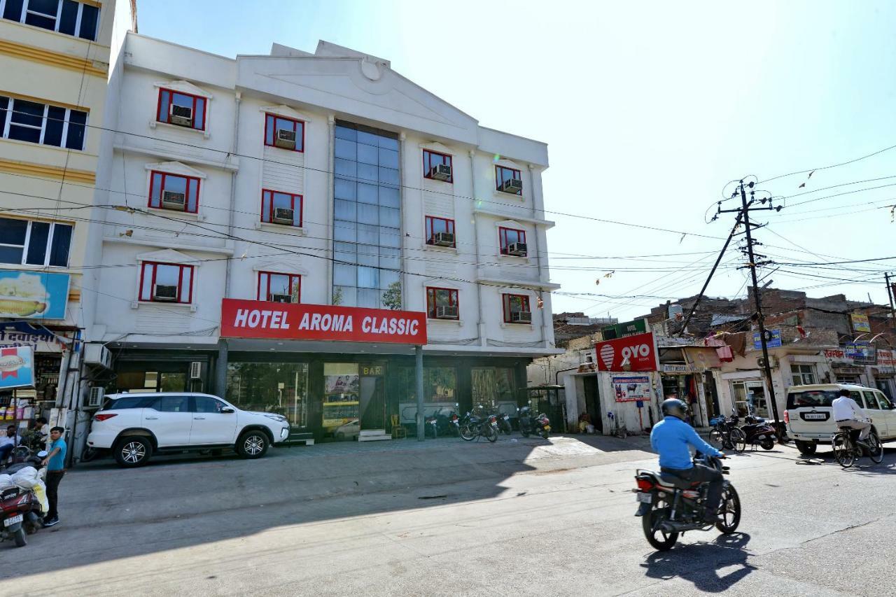 Oyo 1822 Hotel Ambassador Dehradun Zewnętrze zdjęcie