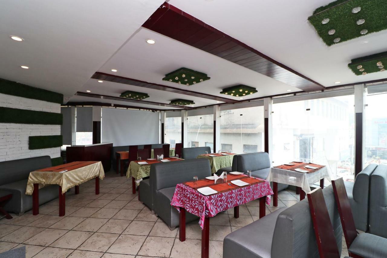 Oyo 1822 Hotel Ambassador Dehradun Zewnętrze zdjęcie